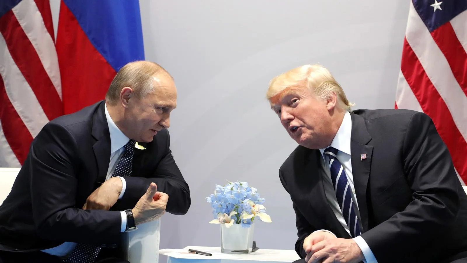 Гамбург, Германия — президенты России и США Владимир Путин и Дональд Трамп на саммите G20, Гамбург, 7 июля 2017 года. Mikhail Klimentyev