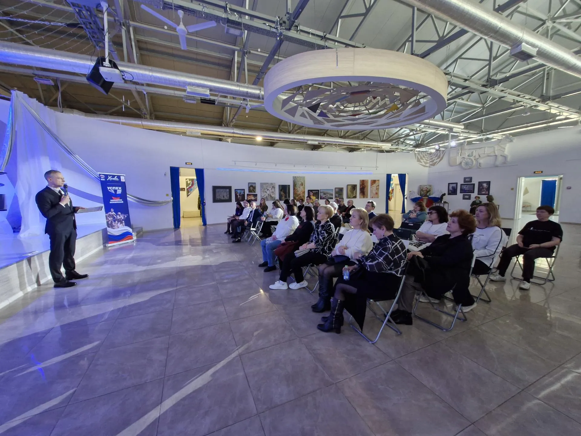 «Музыка под пулями»: депутат Монастырская и активные жители Химок провели творческий вечер в честь дня рождения Рихтера