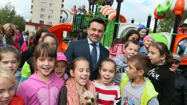Губернатор поздравил школьников и учителей с 1 сентября