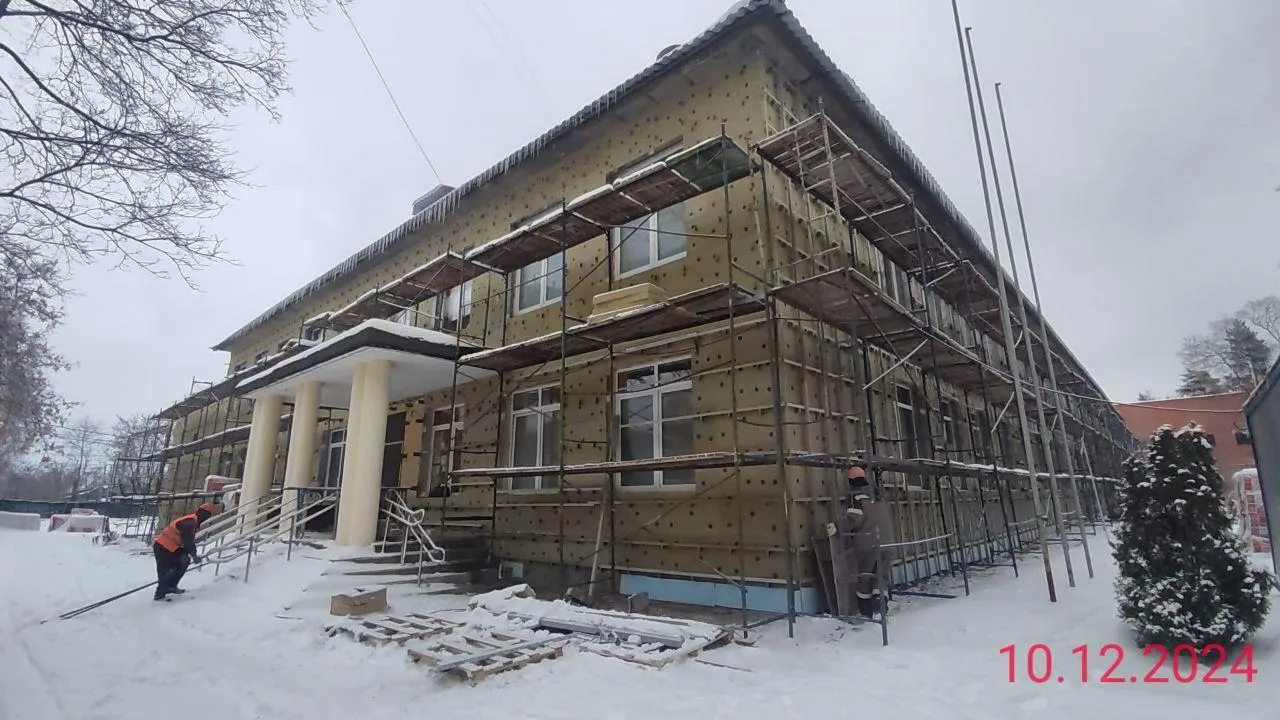 Капитальный ремонт корпуса школы имени Красовского продолжается в поселке Монино под Щелково