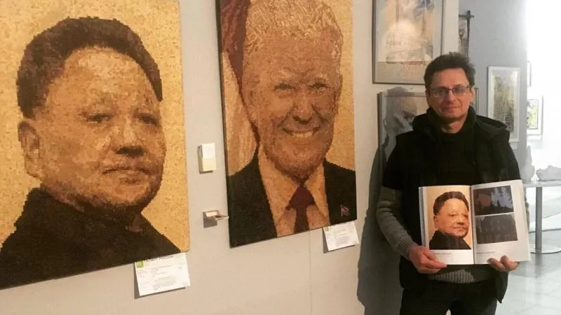 Художник из Электроуглей отправил портрет Трампу и готовит сюрприз для Елизаветы II