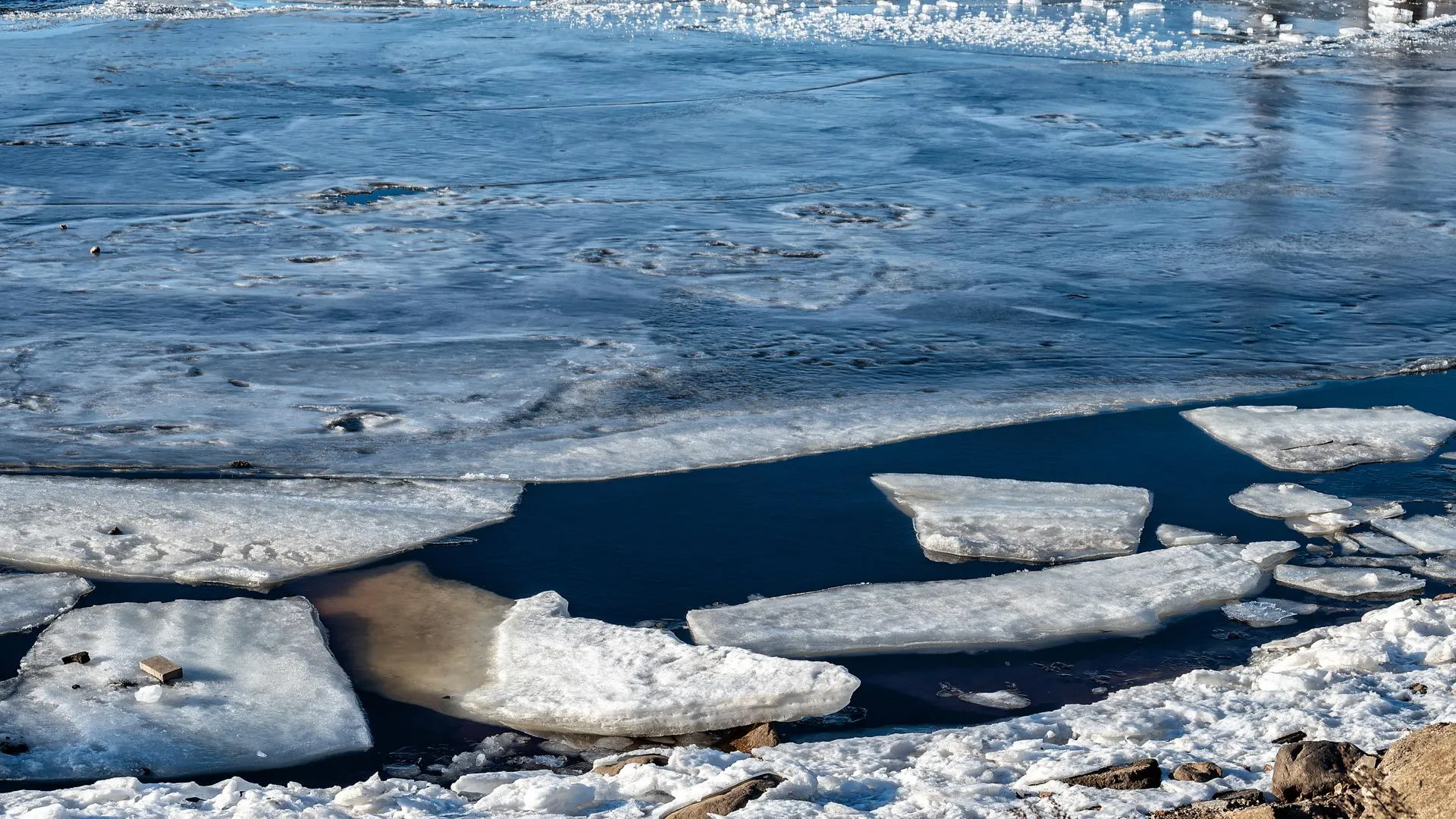 На Ямале спрогнозировали ледоход и предупредили об опасности