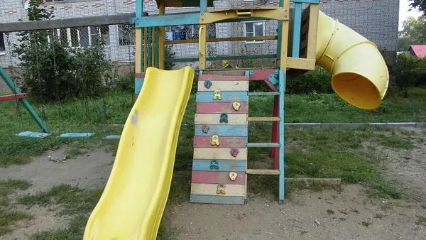 Порядка 1,4 тыс бесхозных детских площадок насчитали в области