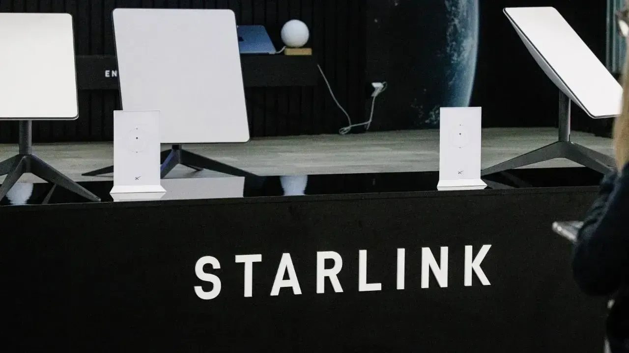 Politico: прежде чем отключить Украине Starlink Маск пообщался с послом РФ
