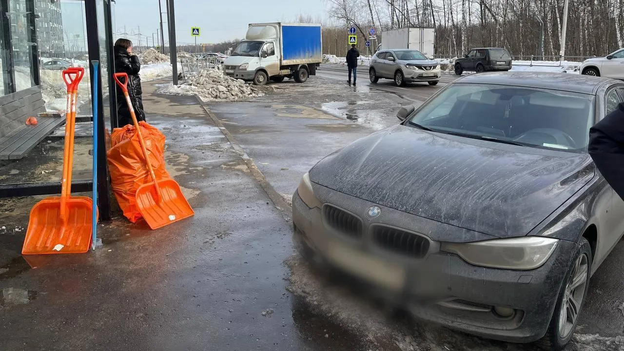 Почти четыре тысячи неправильно припаркованных машин эвакуировали в Подмосковье за неделю