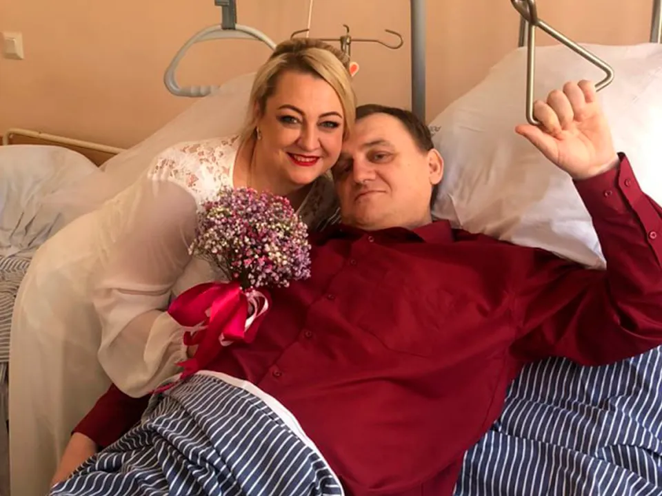 Пулеметчик был тяжело ранен на СВО, но возлюбленная все равно вышла за него замуж