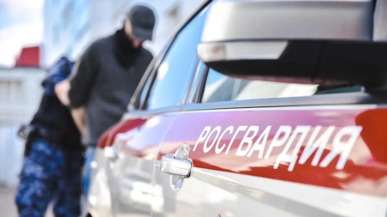 В Королеве задержали мужчину, который ударил прохожего бутылкой из-под шампанского