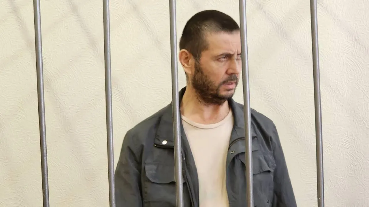 Под стражу до 9 июля заключен водитель упавшего в реку в Петербурге автобуса Курбонов