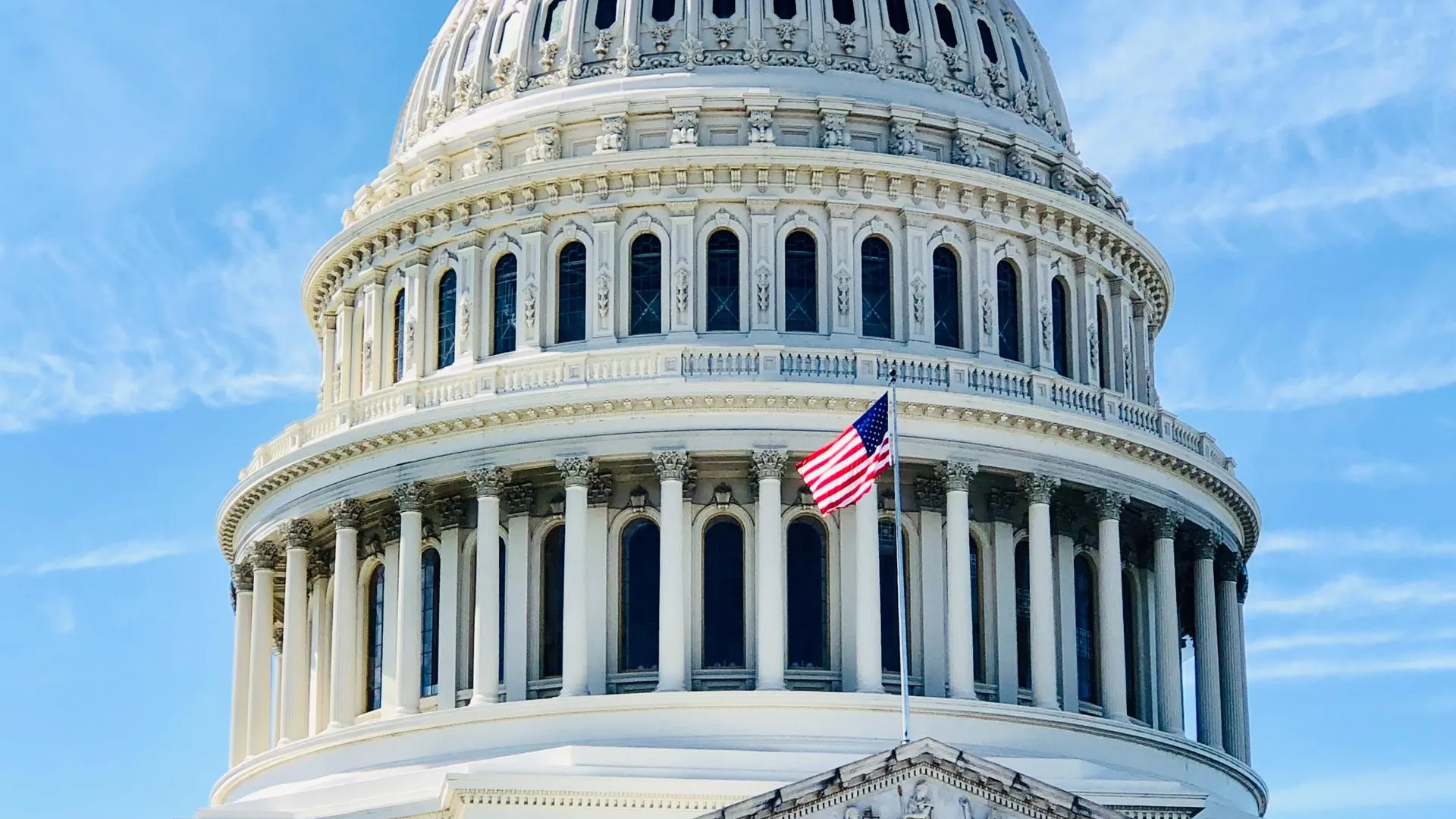 США не включили кассетные боеприпасы в новый пакет помощи Киеву