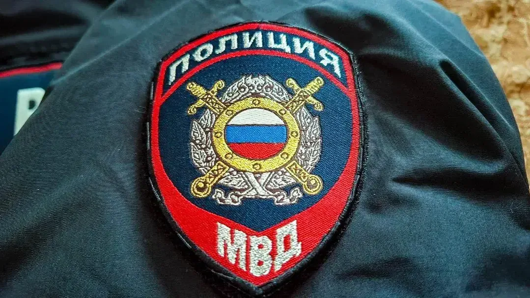 Настоящий герой среди нас: полицейский без спецсредств потушил пожар на крыше в Сергиевом Посаде