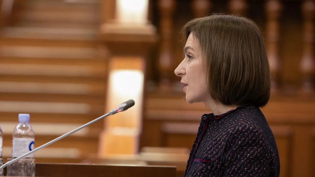 Санду пригласила Александра Стояногло на дебаты для обсуждения будущего страны