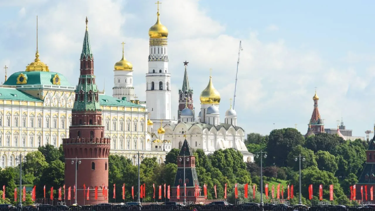 Песков: Кремль намерен дождаться конкретных шагов Киева к диалогу о мире