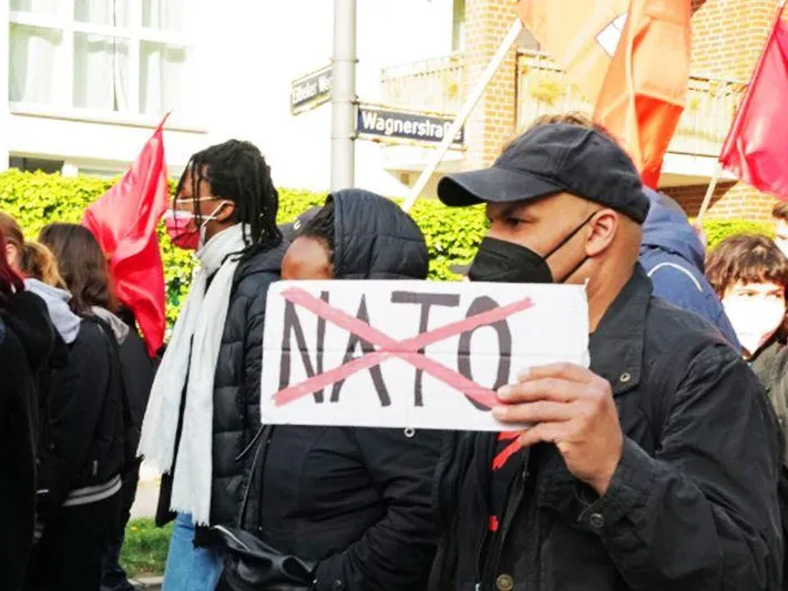 НАТО скоро развалится: экстрасенс назвала страны, которые поддержат Россию