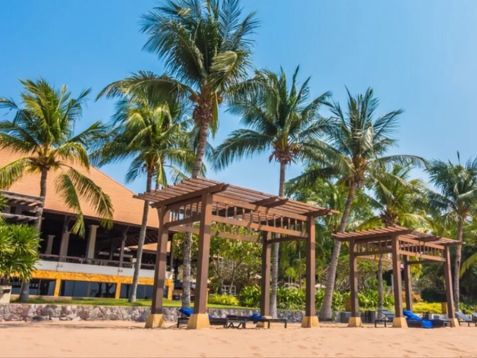 Дикие животные, племена и белоснежные пляжи: какую африканскую страну стоит посетить россиянам