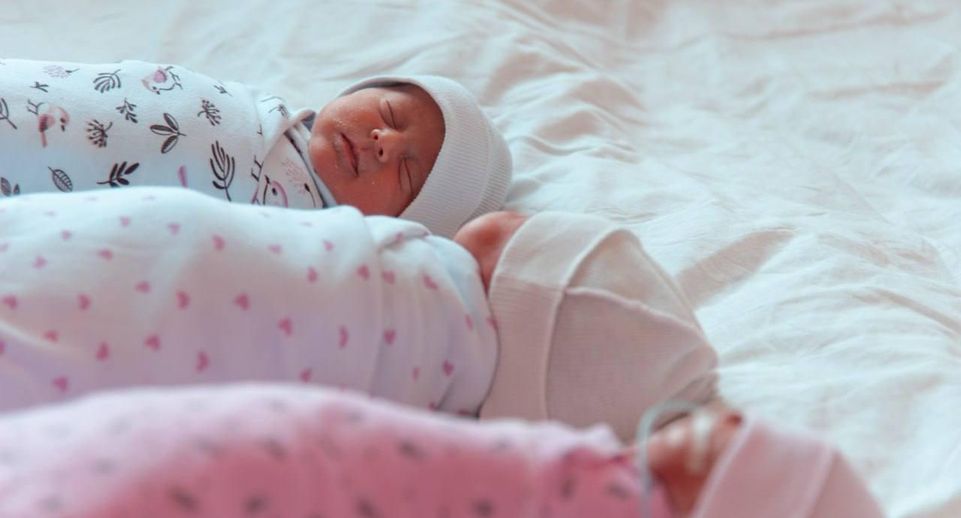 Почти 330 двойняшек родились в Подмосковье с начала года