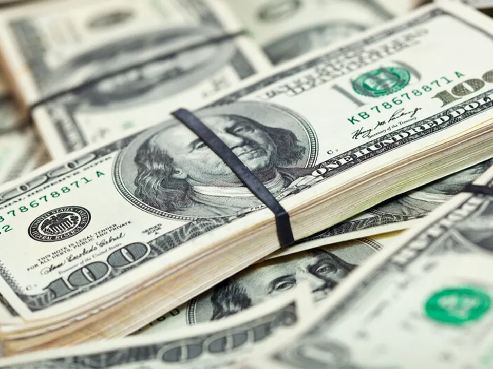 Курс на ужесточение: выяснилось, как удастся привести доллар в норму