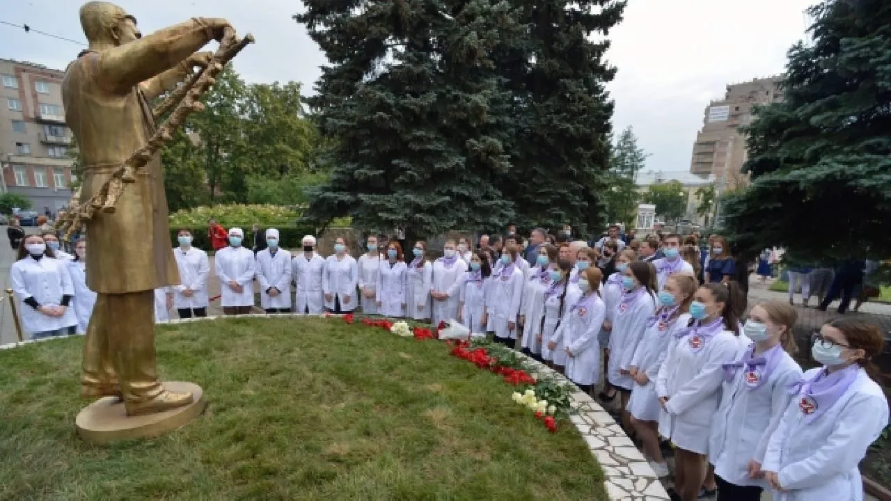Медики оценили влияние вакцинации на заболеваемость россиян