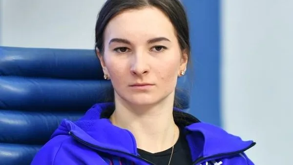 Наталья Непряева из МО вышла на второе место в зачете Кубка мира по лыжным гонкам
