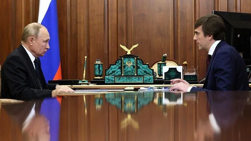 Эксперт рассказал, о чем говорили Путин и министр просвещения Кравцов
