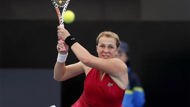KELLY BARNES/TASS