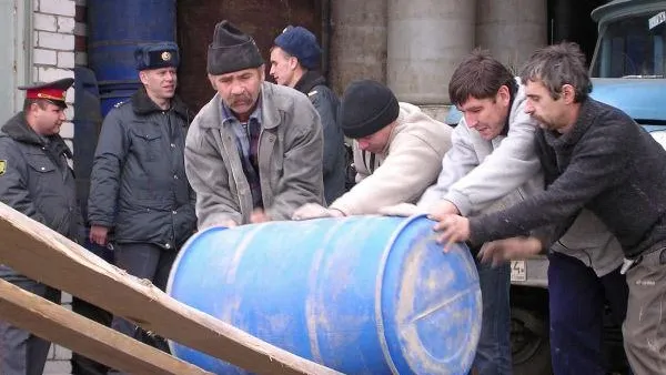 Более тонны незаконной спиртосодержащей продукции изъяли в Королеве