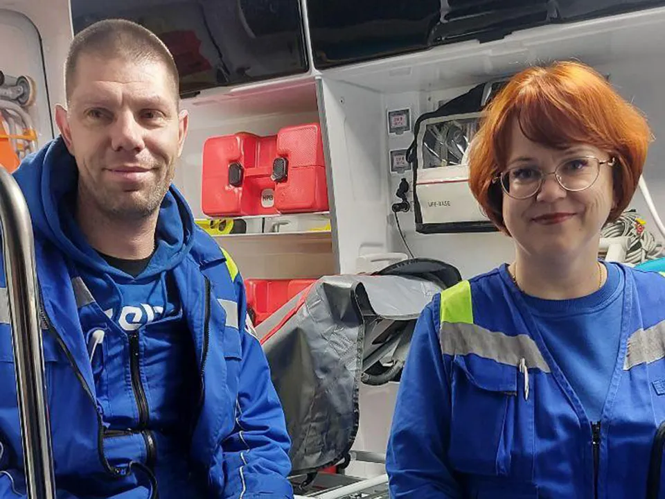 Фельдшер Ольга Ковалкина и водитель Сергей Сложеникин. Фото: пресс-служба Московской областной станции скорой медицинской помощи