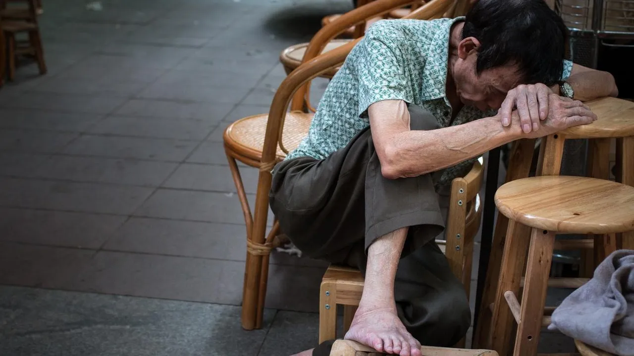 В Китае скончался мужчина, отработавший 104 дня с одним выходным