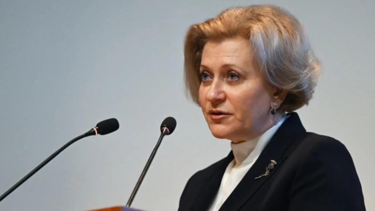 Глава Роспотребнадзора сообщила о способности нового штамма ковида обходить сложившийся иммунитет