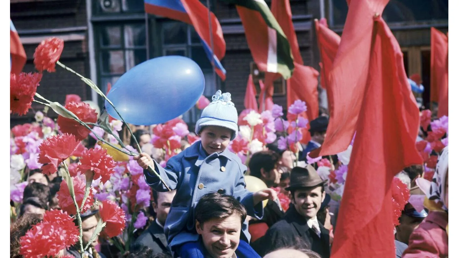 Первомайская демонстрация. Первенцев