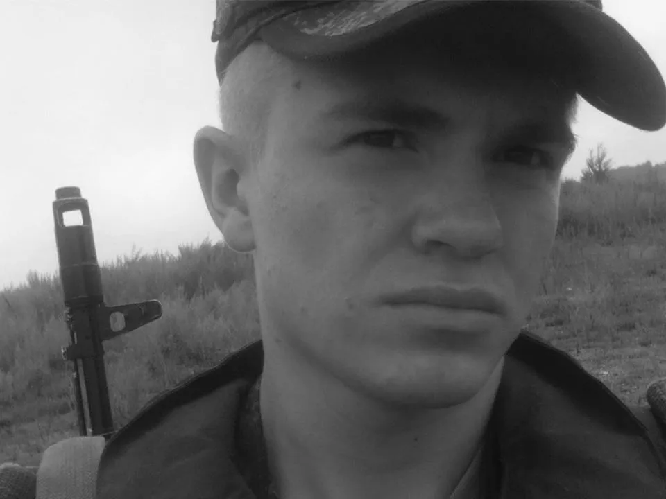 «С детства себя рисовал на фоне танков»: молодой офицер из Иркутска погиб на спецоперации