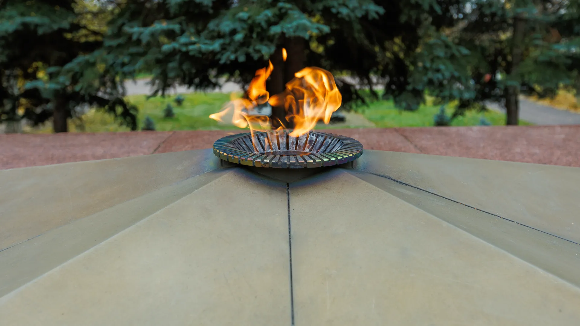 Сквер Победы в городе Дзержинский округа Люберцы