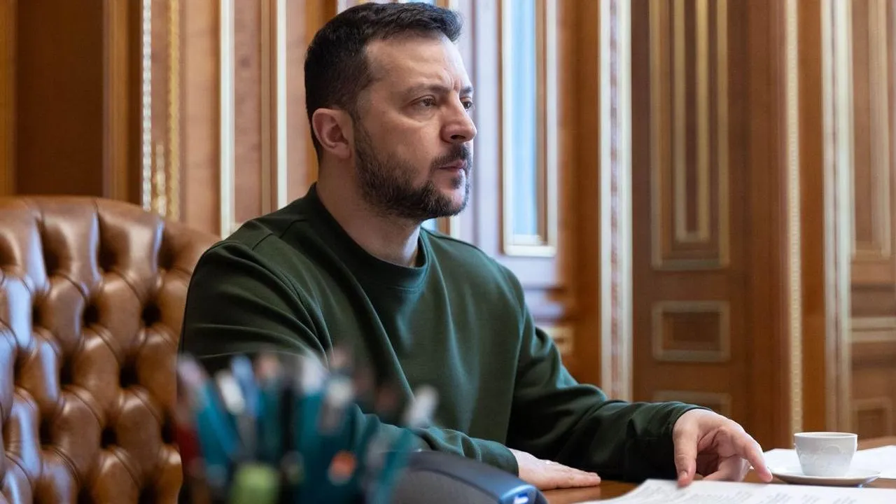 Опрос: за последние полгода полная поддержка Зеленского украинцами снизилась в два раза