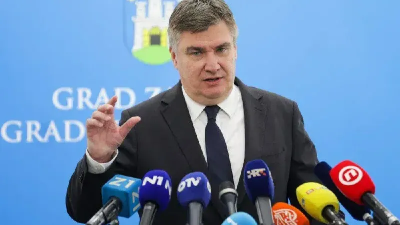 Хорватский президент сравнил лозунг украинских националистов «Слава Украине» с нацистским приветствием