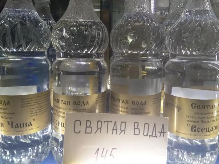 Святую воду из Серпухова продают в Челябинске по 145 рублей за литр