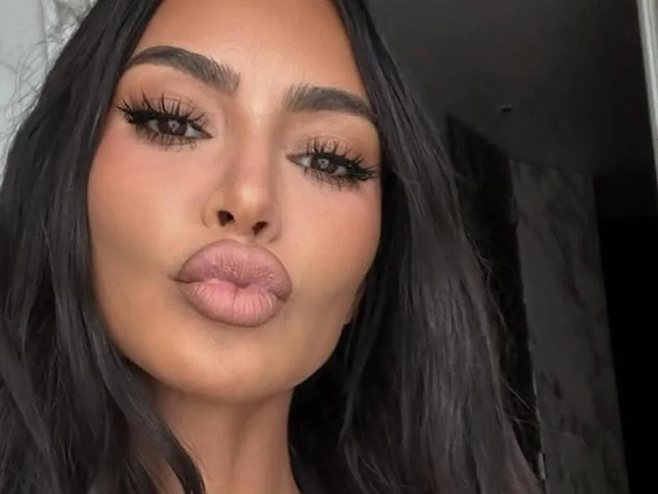 Ким Кардашьян страдает от страшной болезни — что врачи говорят о рисках и шансах на полное выздоровление