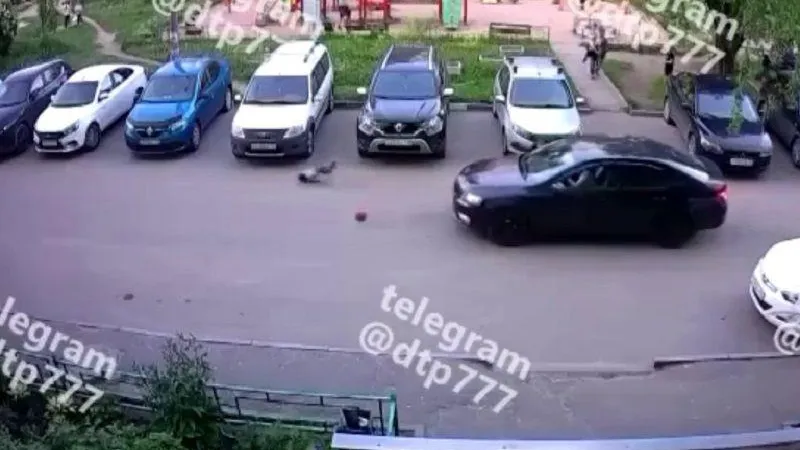 Автоледи из Люберец сбила ребенка возле детской площадки