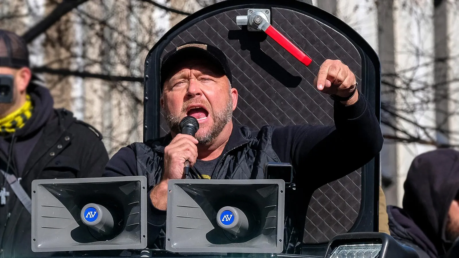 Алекс Джонс на митинге в Ричмонде, 20 января 2020 года. Preston Ehrler