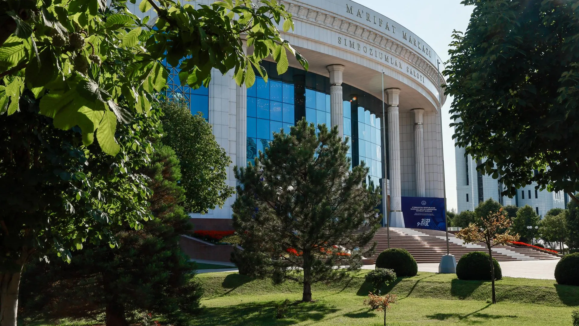 В Узбекистане началось голосование на досрочных выборах президента