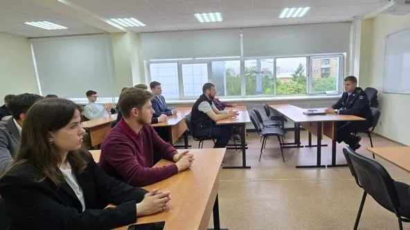 В Красногорске состоялось мероприятие, посвященное профориентации выпускников, с участием представителей МВД