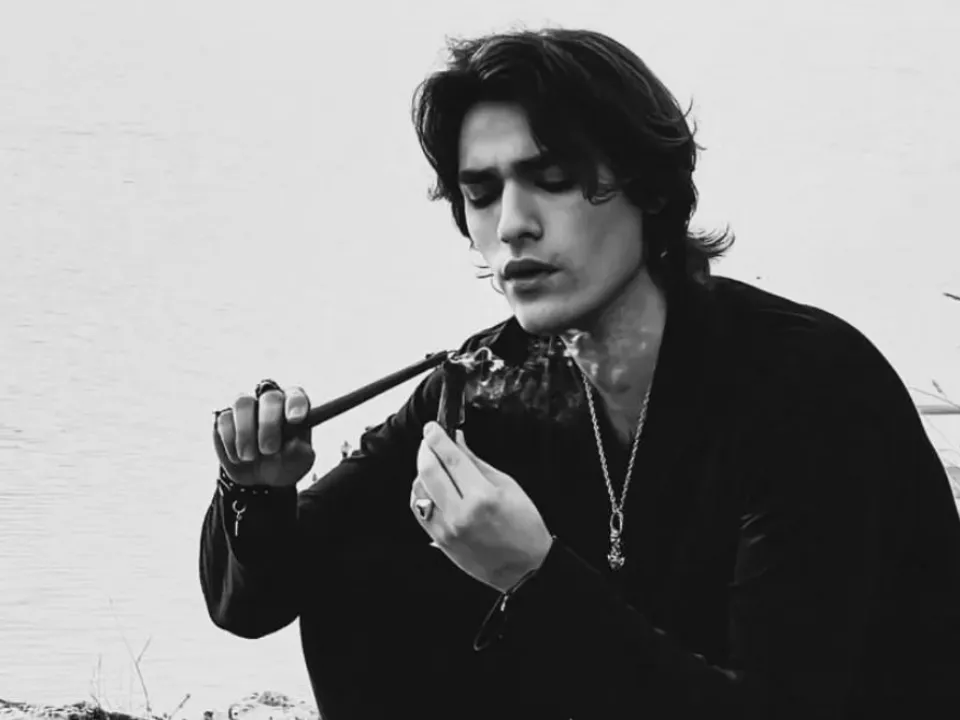 «Женщинам сложно устоять»: психолог проанализировала знаменитого экстрасенса Олега Шепса