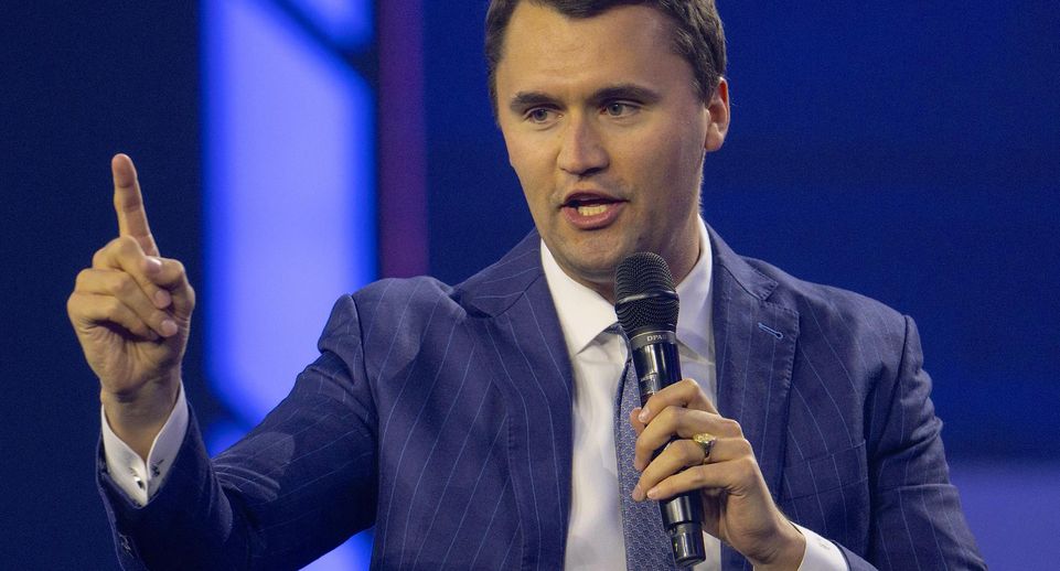 Джей Ди Вэнс доставил гроб с телом активиста Кирка в Аризону