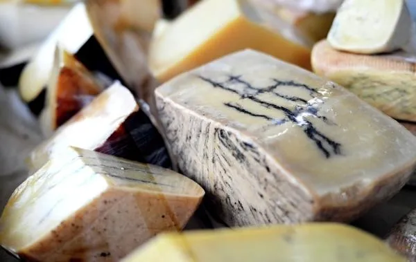 Сырная продукция на фестивале на Истринской сыроварне Олега Сироты