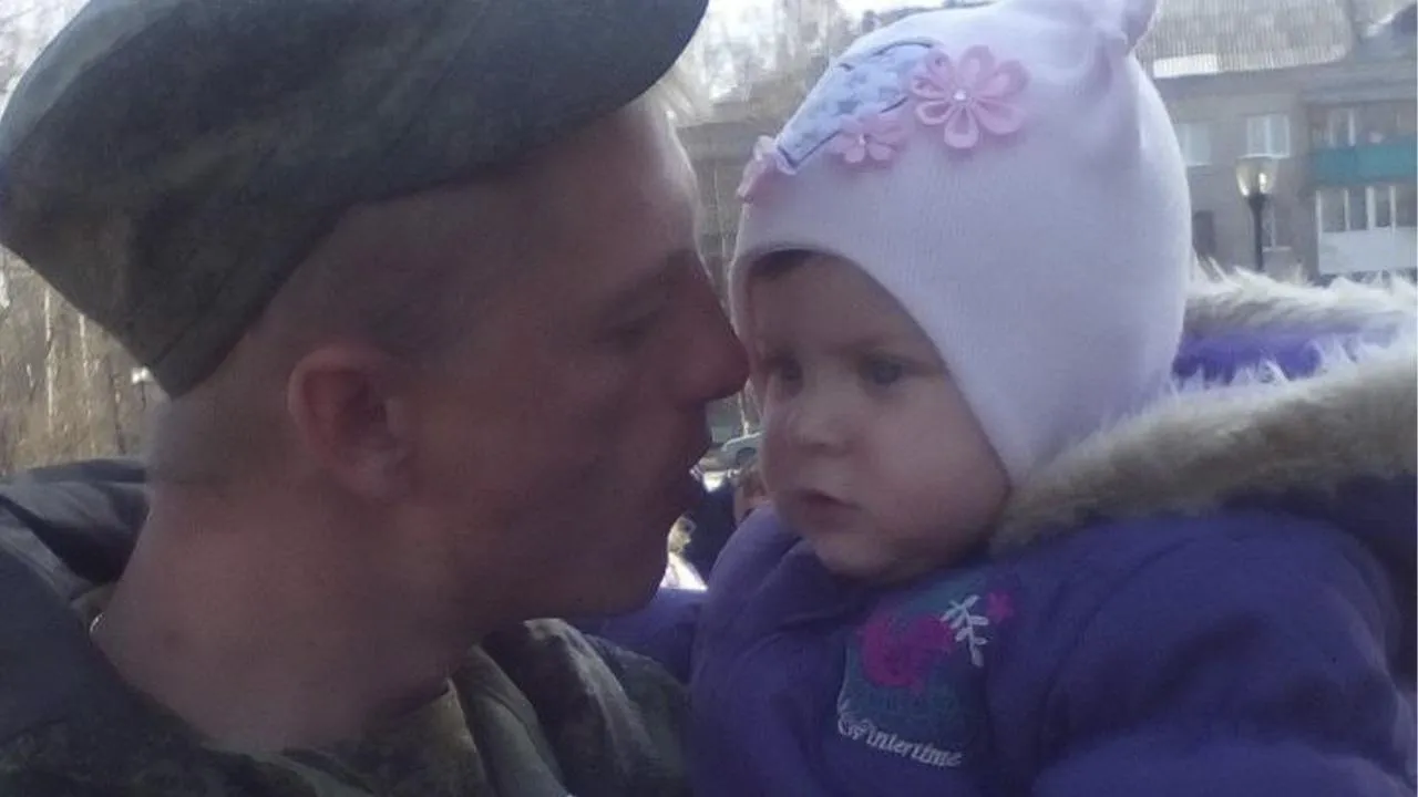 «Сережа переживал»: боец СВО дистанционно отправил дочку в первый класс
