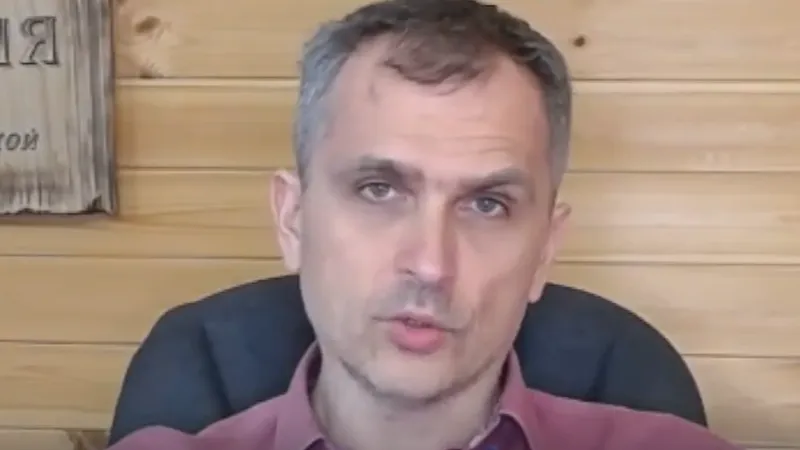 СБУ заочно предъявила блогеру Подоляке обвинения в госизмене