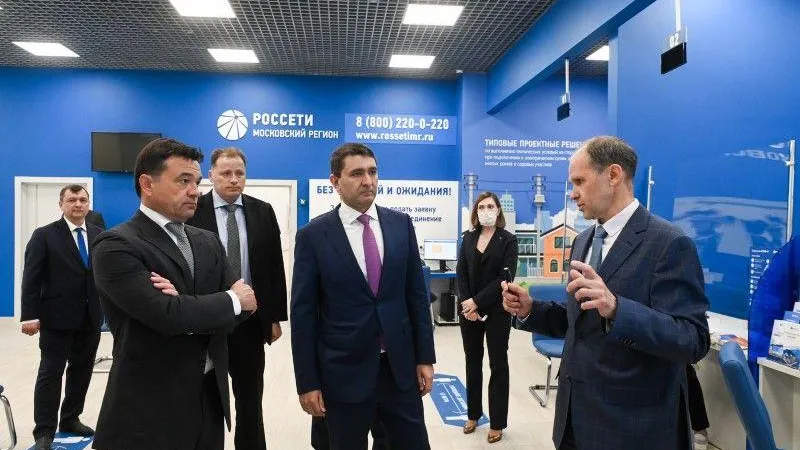Губернатор проверил, как в «Россетях» с помощью «цифры» следят за качеством электроснабжения