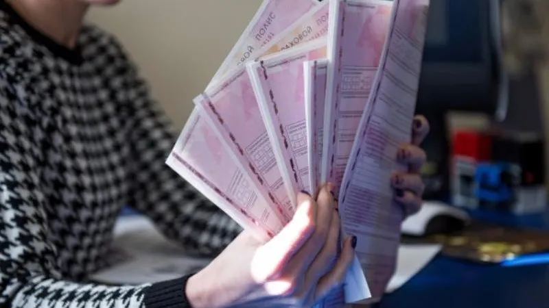 Москвичка заработала полмиллиона на незаконной продаже страховых полисов