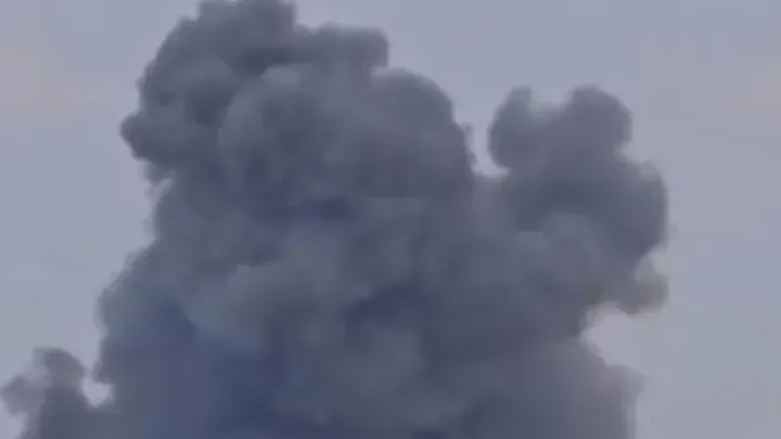 Не менее 14 взрывов: Беспилотник ВСУ врезался в многоэтажку в Рязани, начался пожар