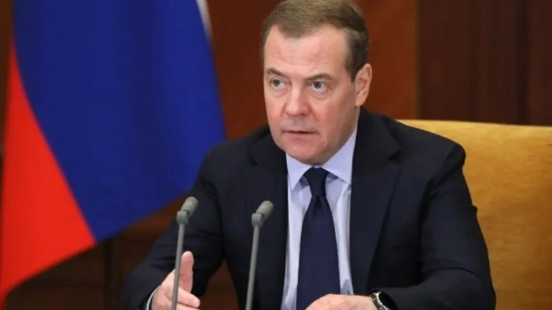 Медведев заявил о совсем оборзевших американцах после агрессивного предложения сенатора из США