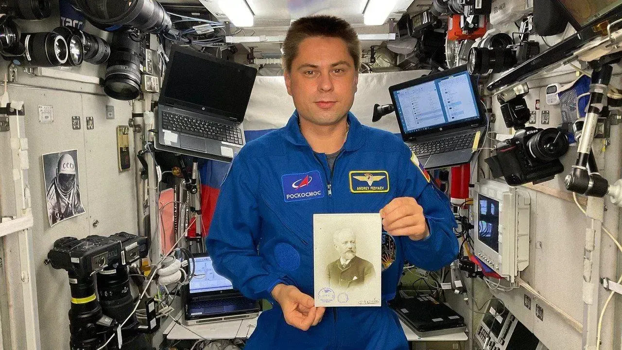 Космонавт из Клина доставил на МКС фотографию Петра Чайковского