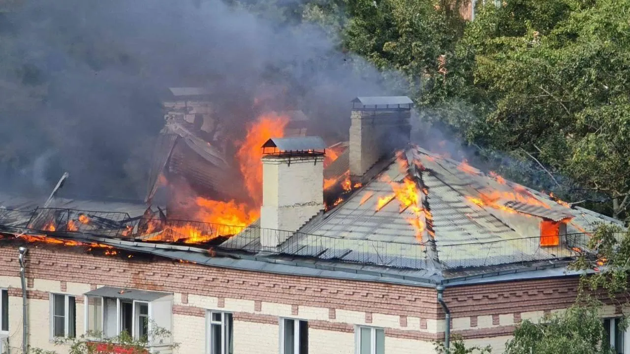 «Впервые видела настолько мощное пламя»: пожар в Красногорске поверг в шок местных жителей